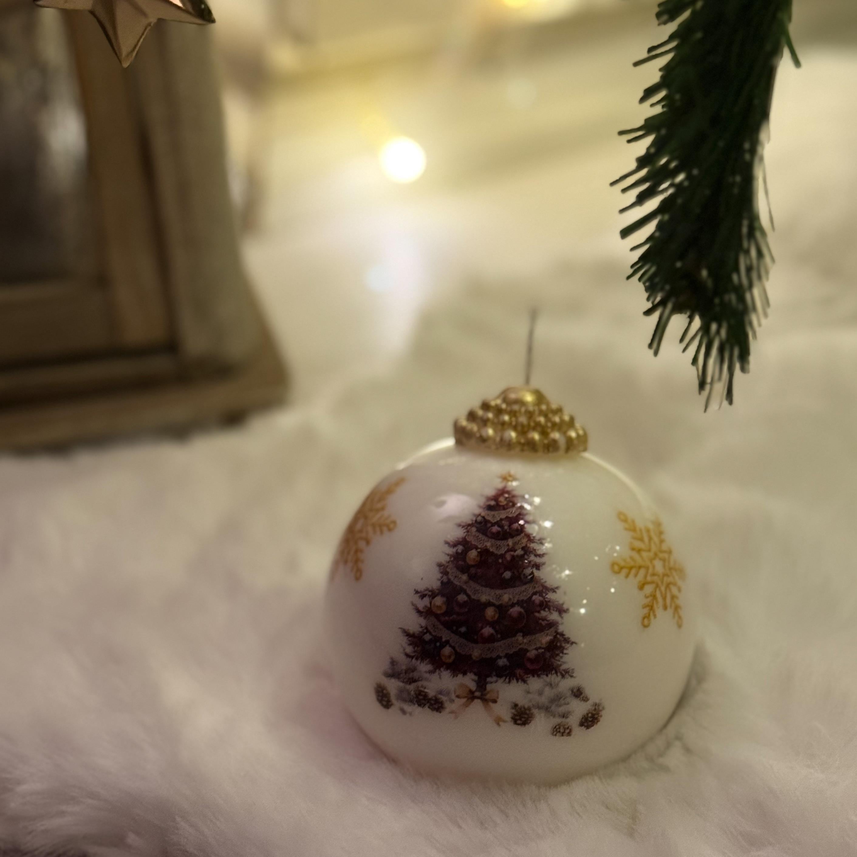 El Yapımı Yılbaşı Mumu – Ağaç ve Kar Tanesi Desenli Soya Wax Dekoratif Mum