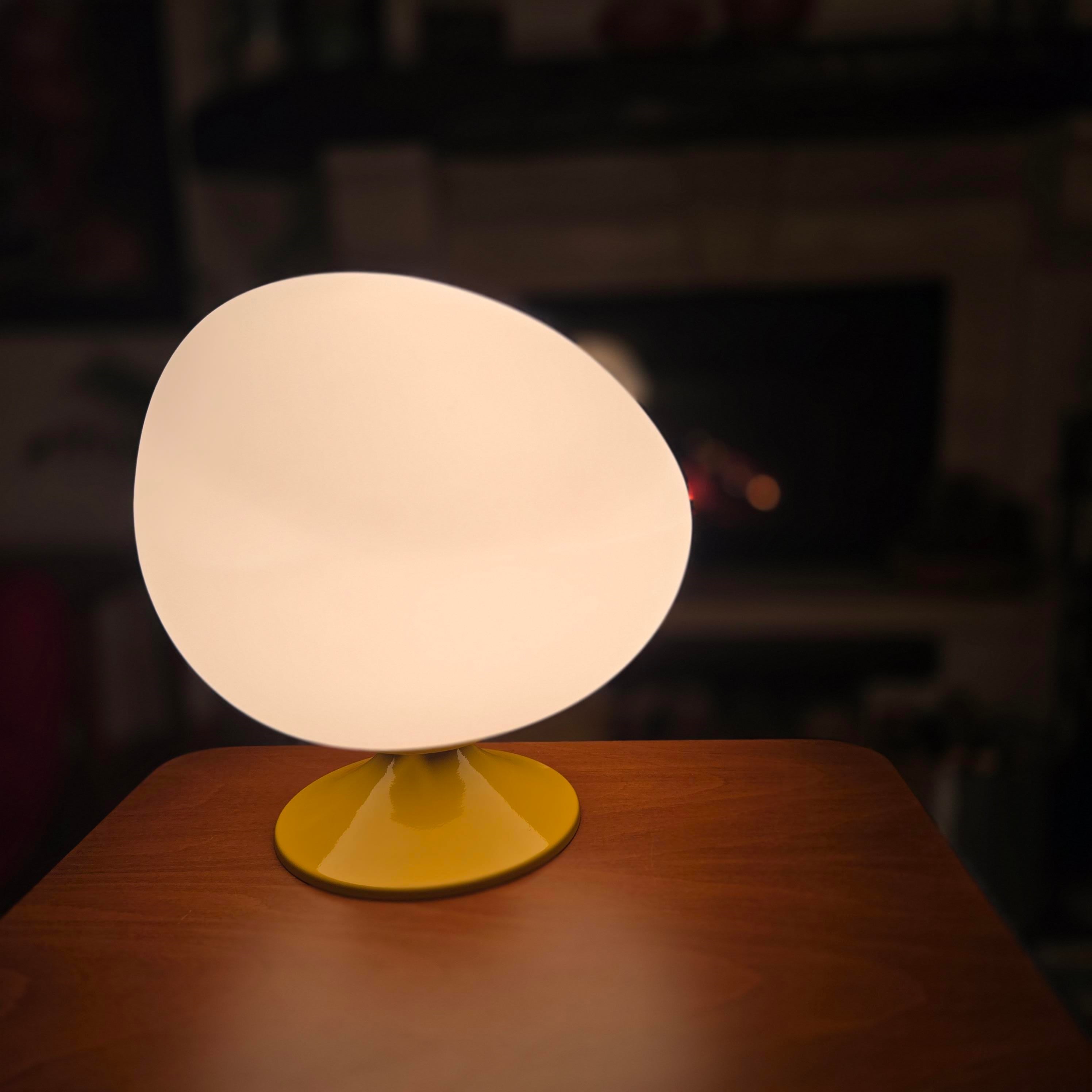 Sarı Egg Masaüstü Aydınlatma