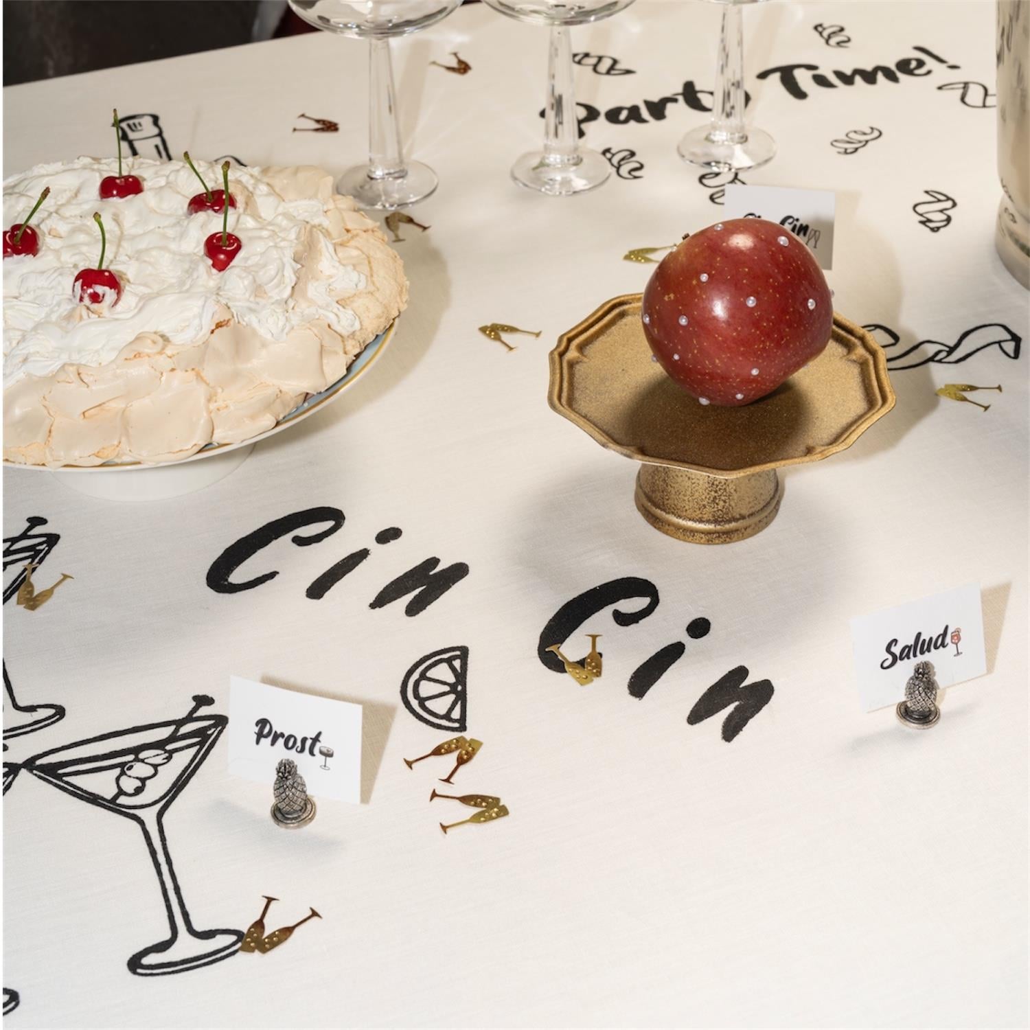 The Cocktail Club Masa Örtüsü