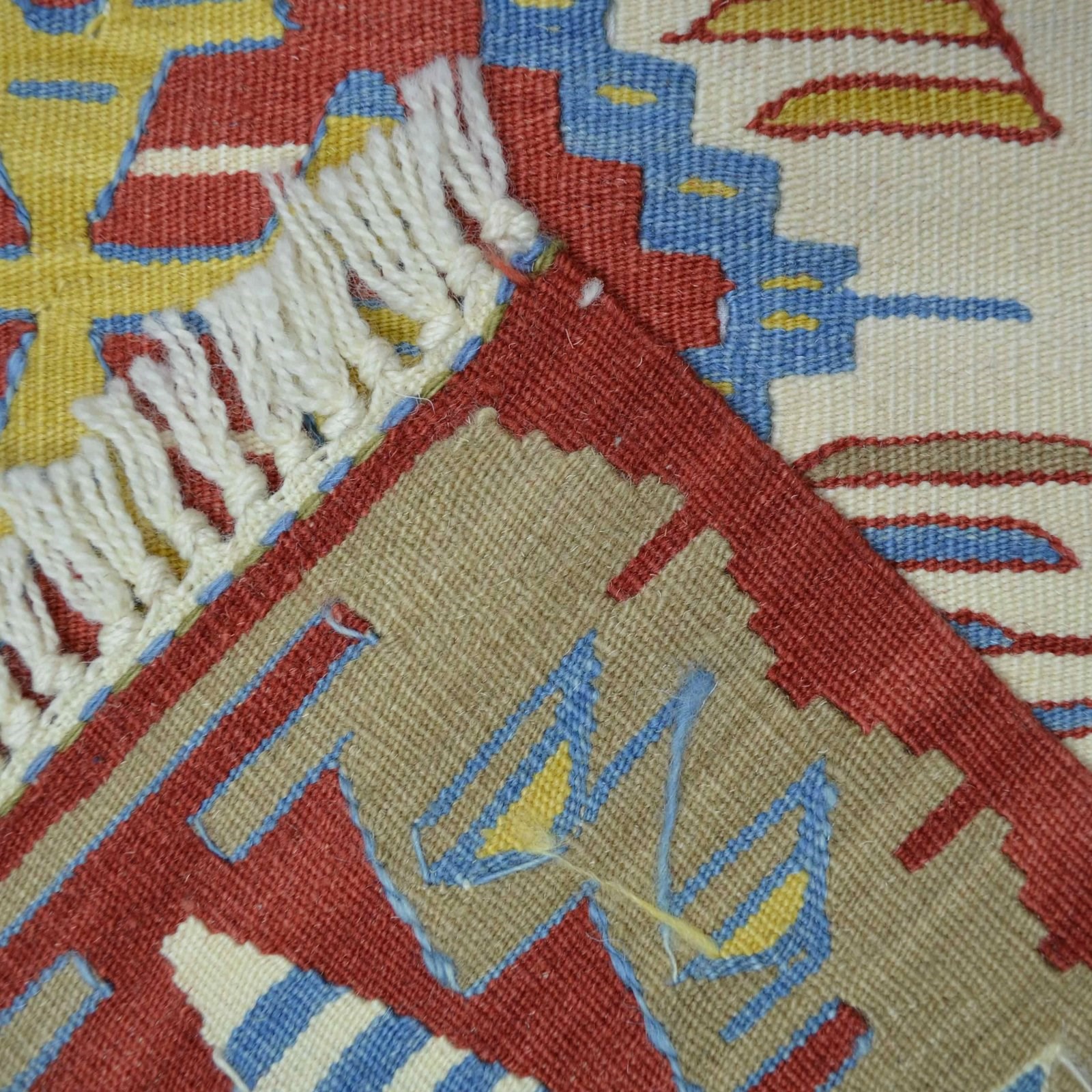 Uşak Yünden El Dokuma Yeşil, Mavi ve Kırmızı Renk Kilim 90x120 cm