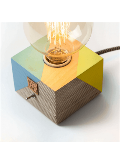 Ahşap Renkli Masa Lambası