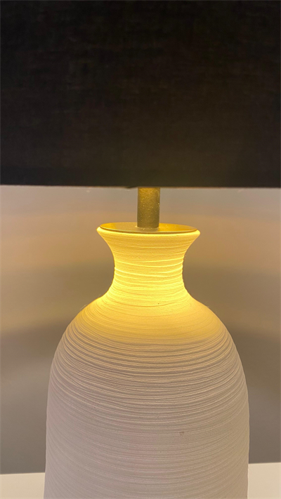 Beyaz Til Boyunlu Abajur