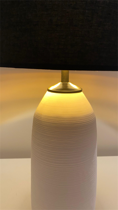 Beyaz Til Boyunsuz Abajur