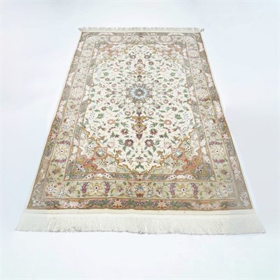İran İsfahan El Dokuma Krem ve Bej Renk Yün ve İpek Halı 123x185 cm