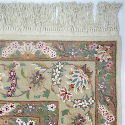 İran İsfahan El Dokuma Krem ve Bej Renk Yün ve İpek Halı 123x185 cm