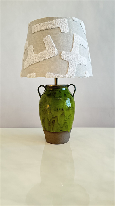 Konik Krem Jakarlı Şapka