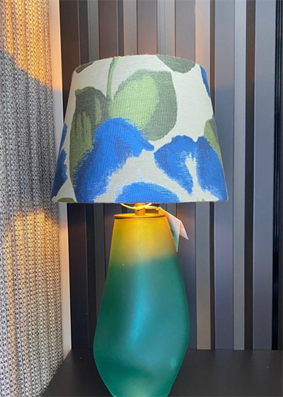 Konik Mavi Jakarlı Şapka