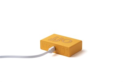 Lexon Flip Mini Şarj Edilebilir Alarm Saat Sarı