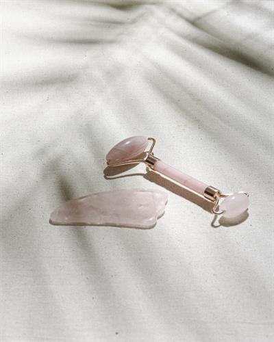 Pembe Kuvars Roller Yüz Masaj Aleti