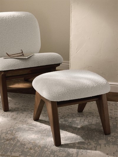 Shenay Bouclé Tabure - Masif Ahşap Ayaklı Modern Puf