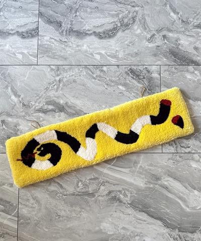 Snake Handtufted Duvar Halısı