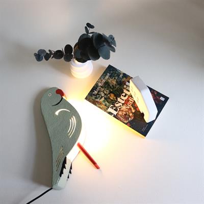 Yeşil Papağan Masa Lambası