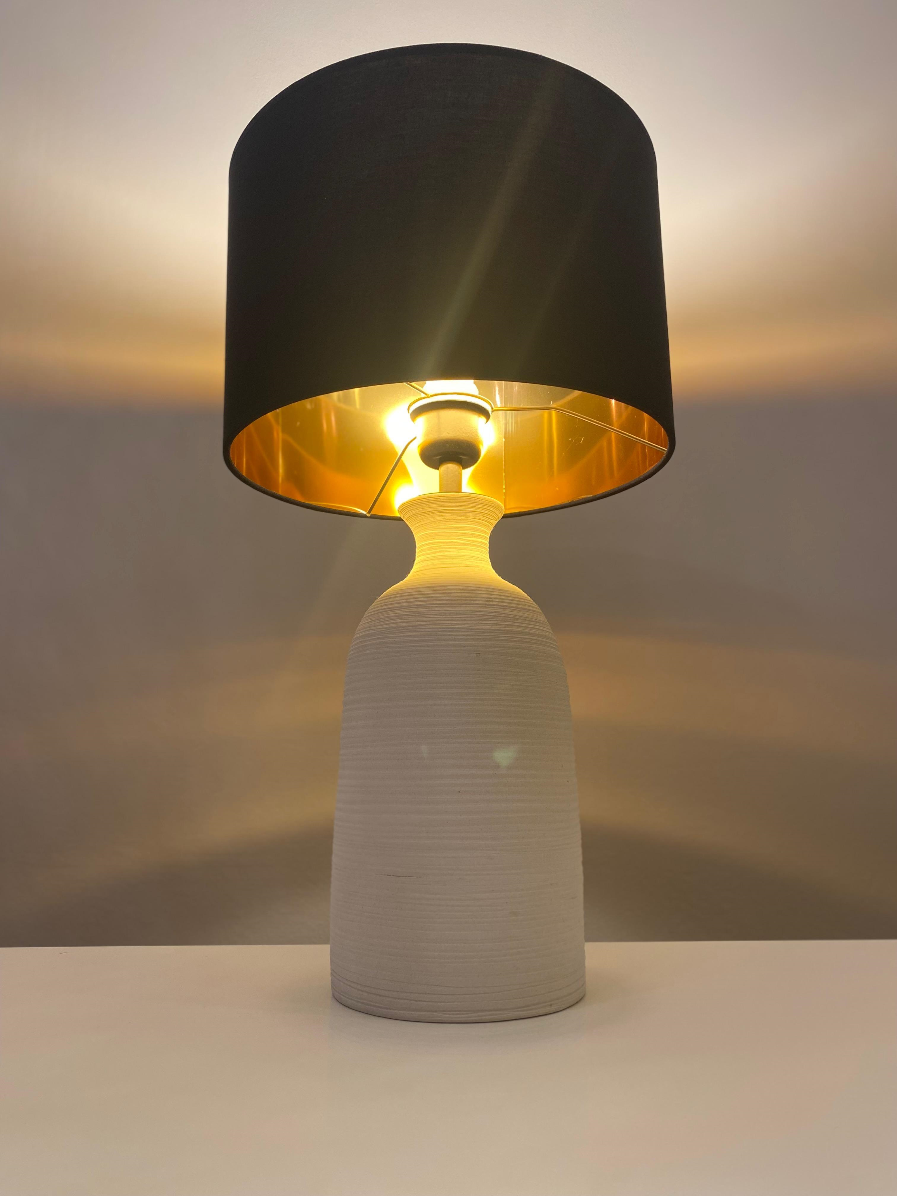 Beyaz Til Boyunlu Abajur