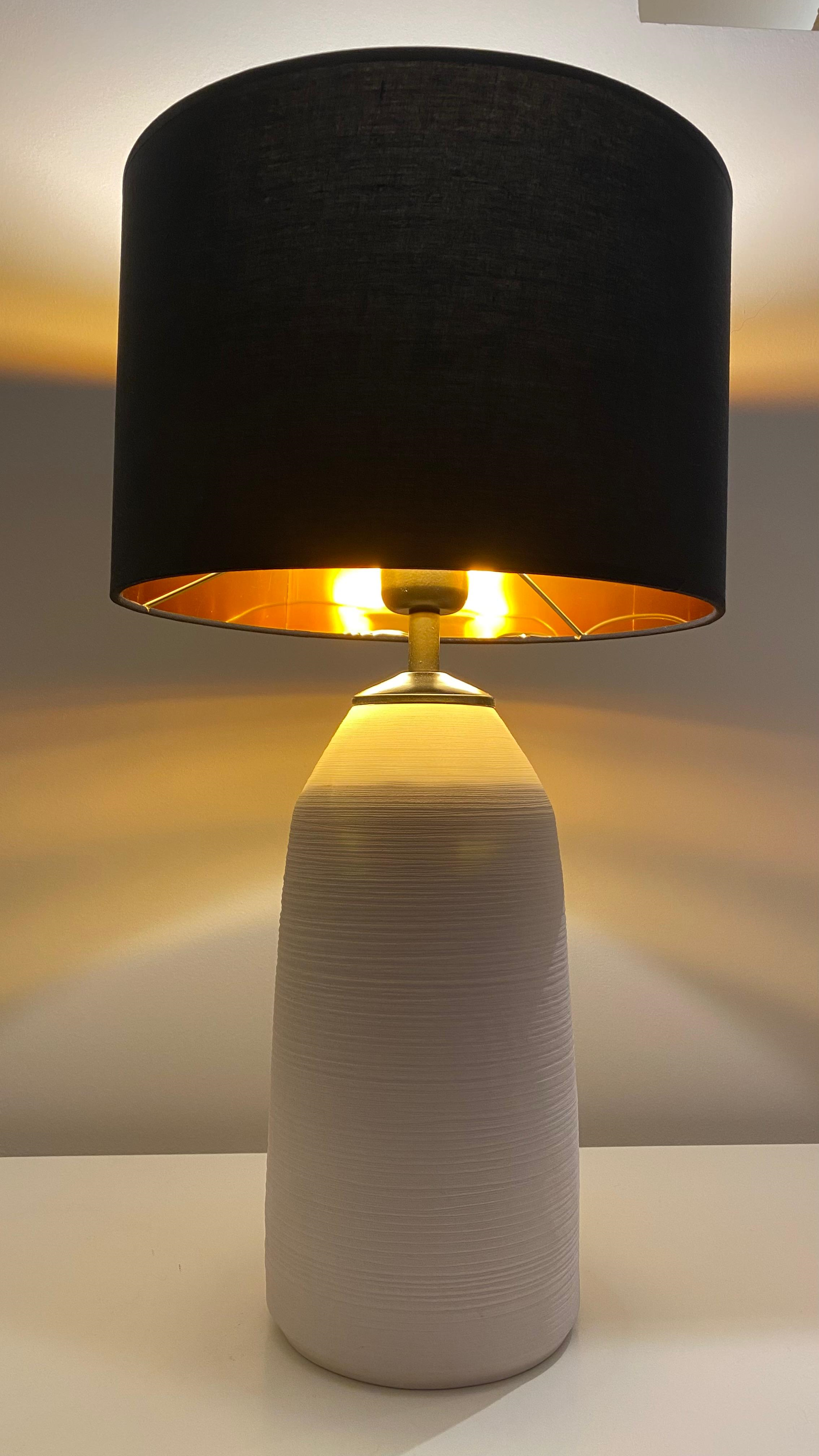 Beyaz Til Boyunsuz Abajur