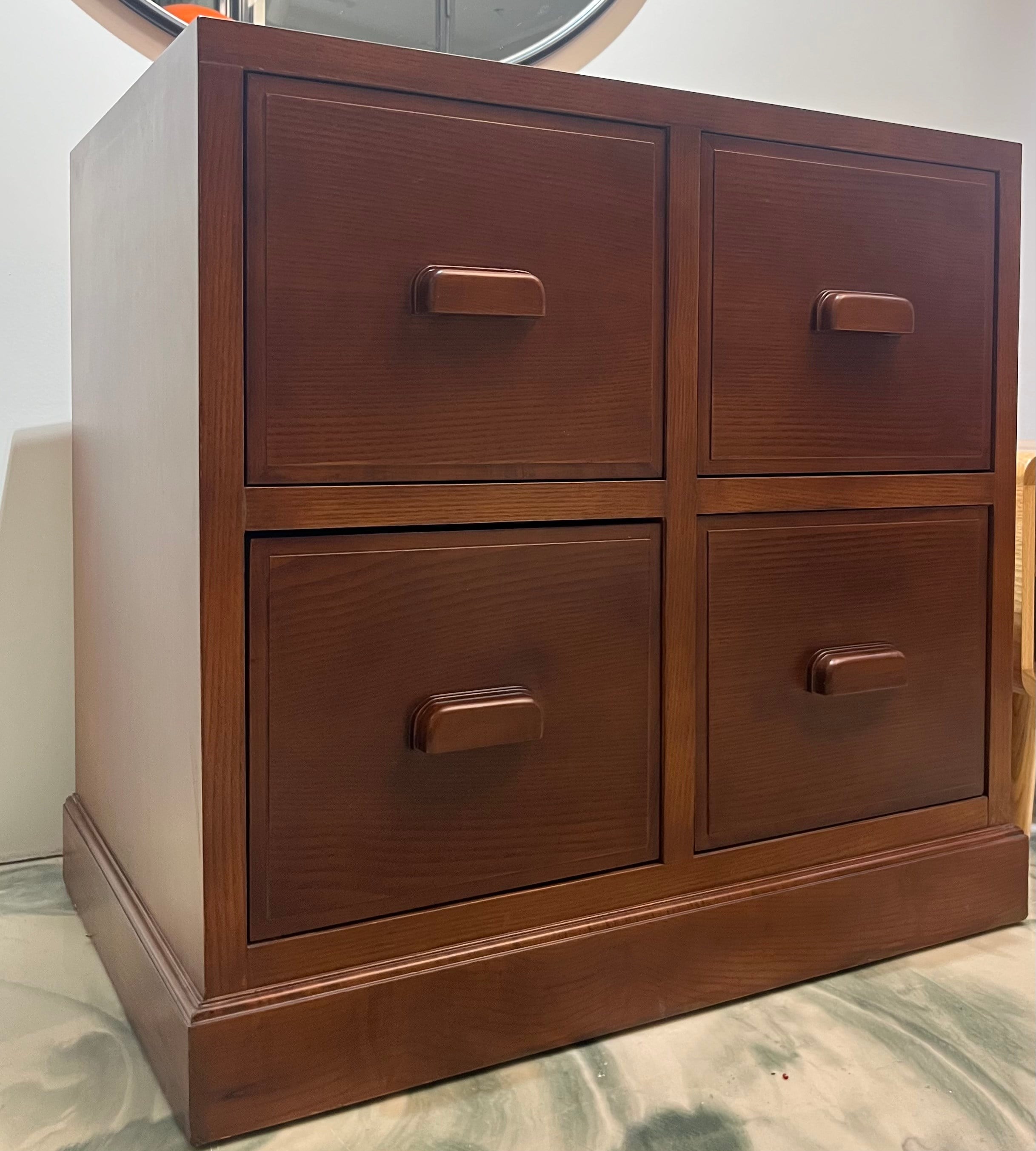 Dört Çekmeceli Komodin