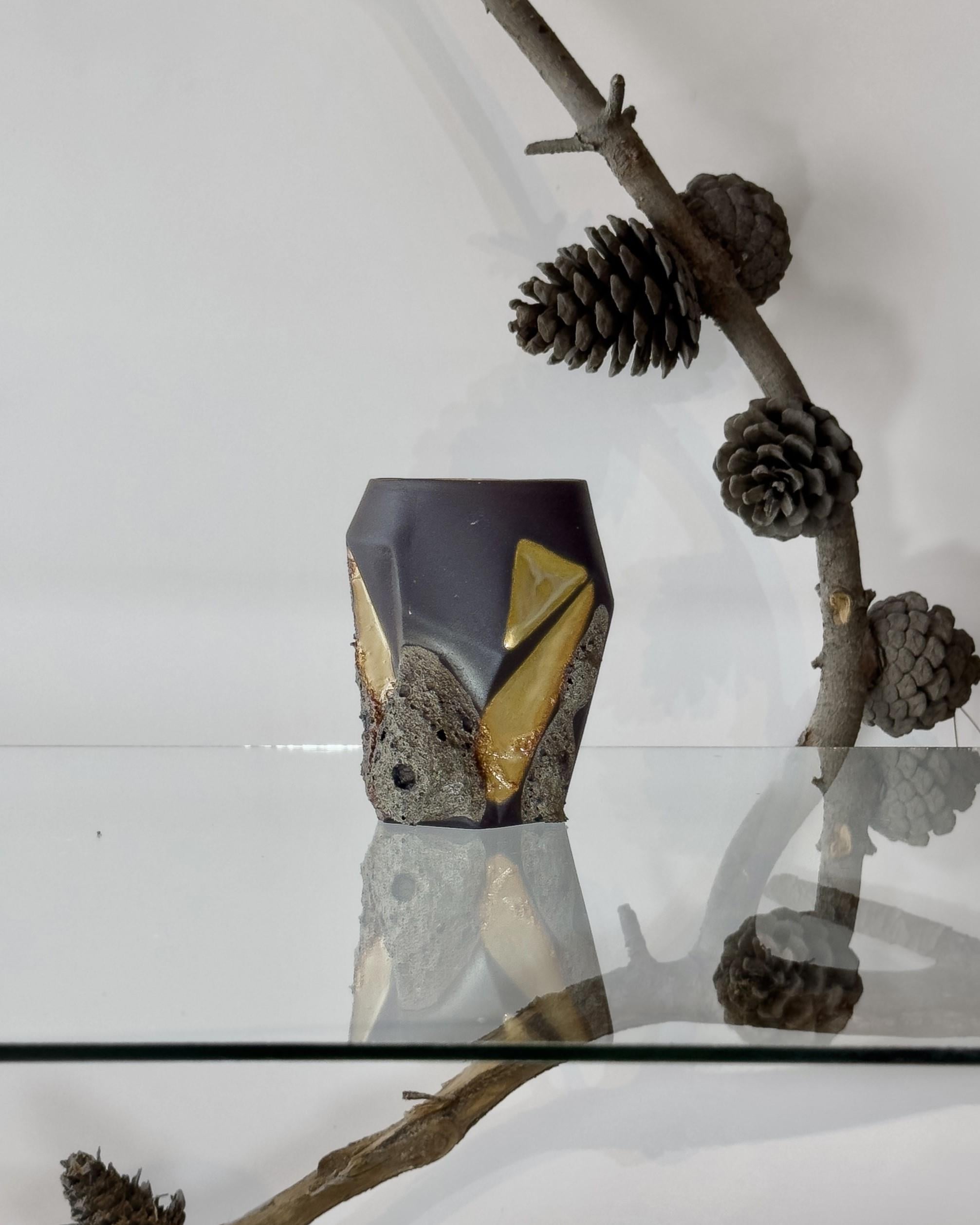 El Yapımı Amorf Şekilli Özel Üretim Bazalt Serisi Porselen Bardak