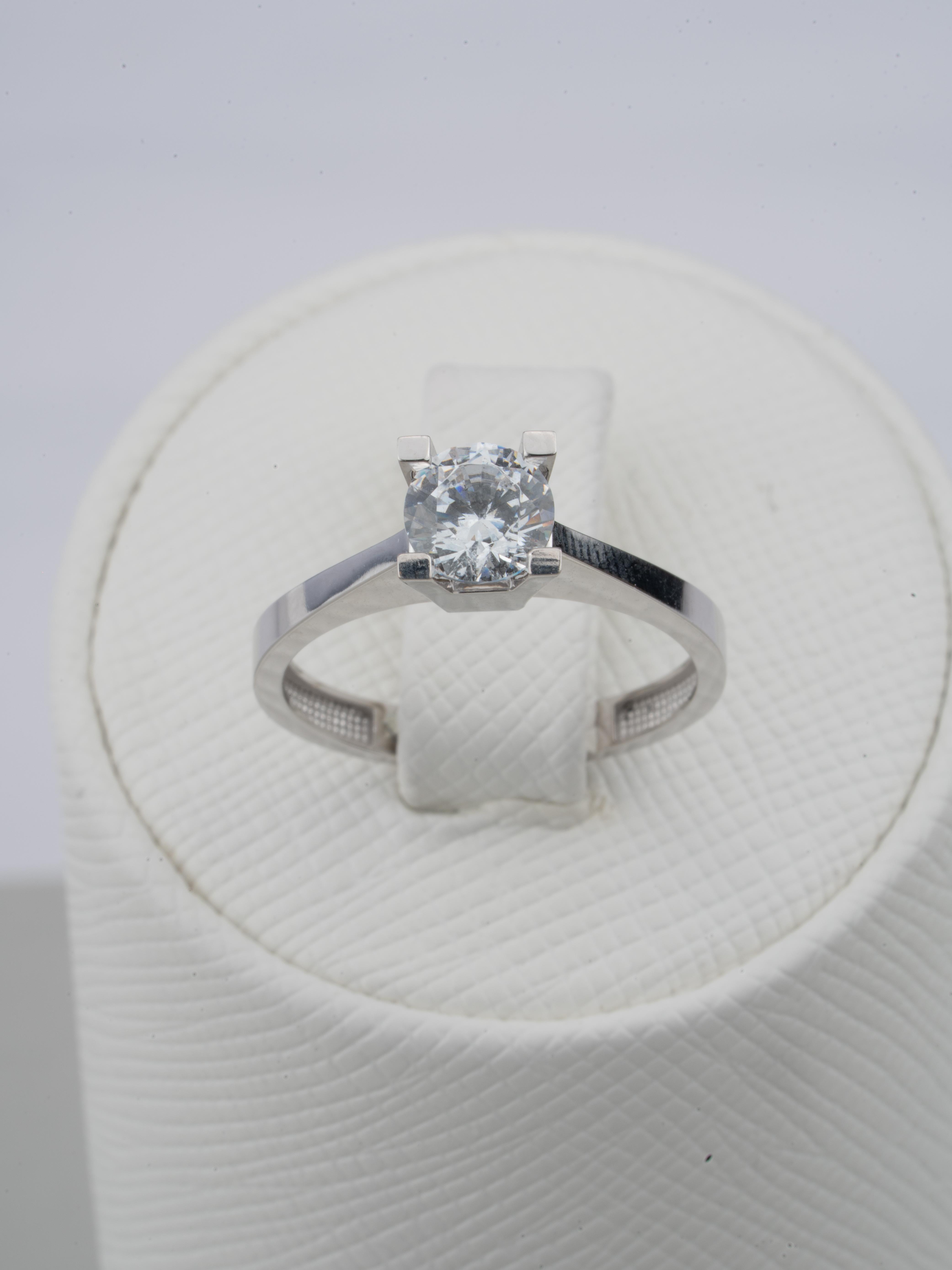 14 Ayar Tektaş Yüzük