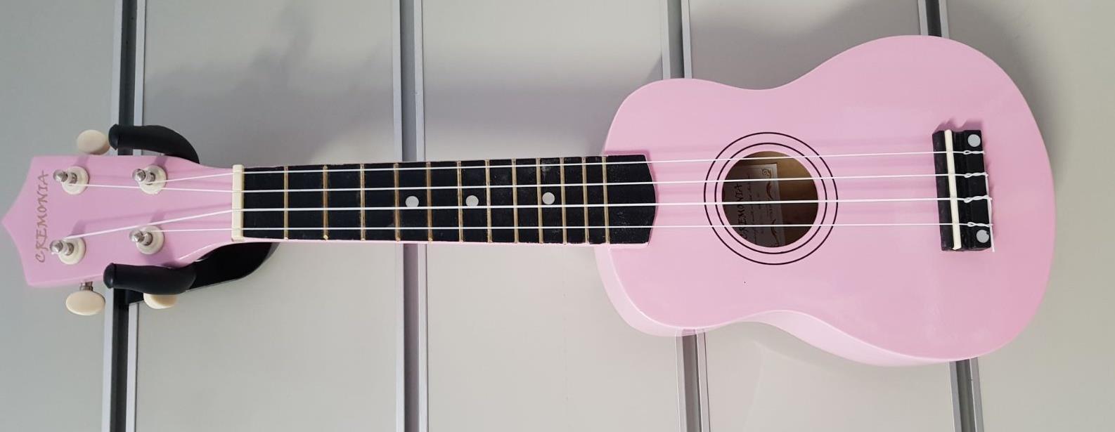 UKULELE 21