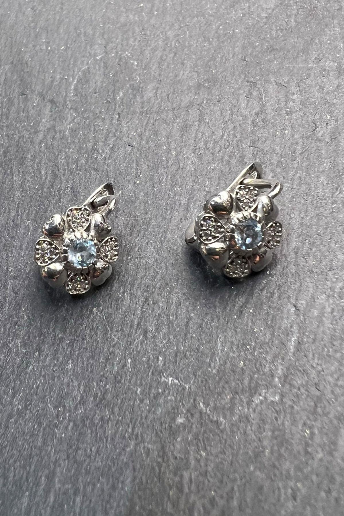 Çiçek Modelli Taşlı Gümüş Küpe By-6499