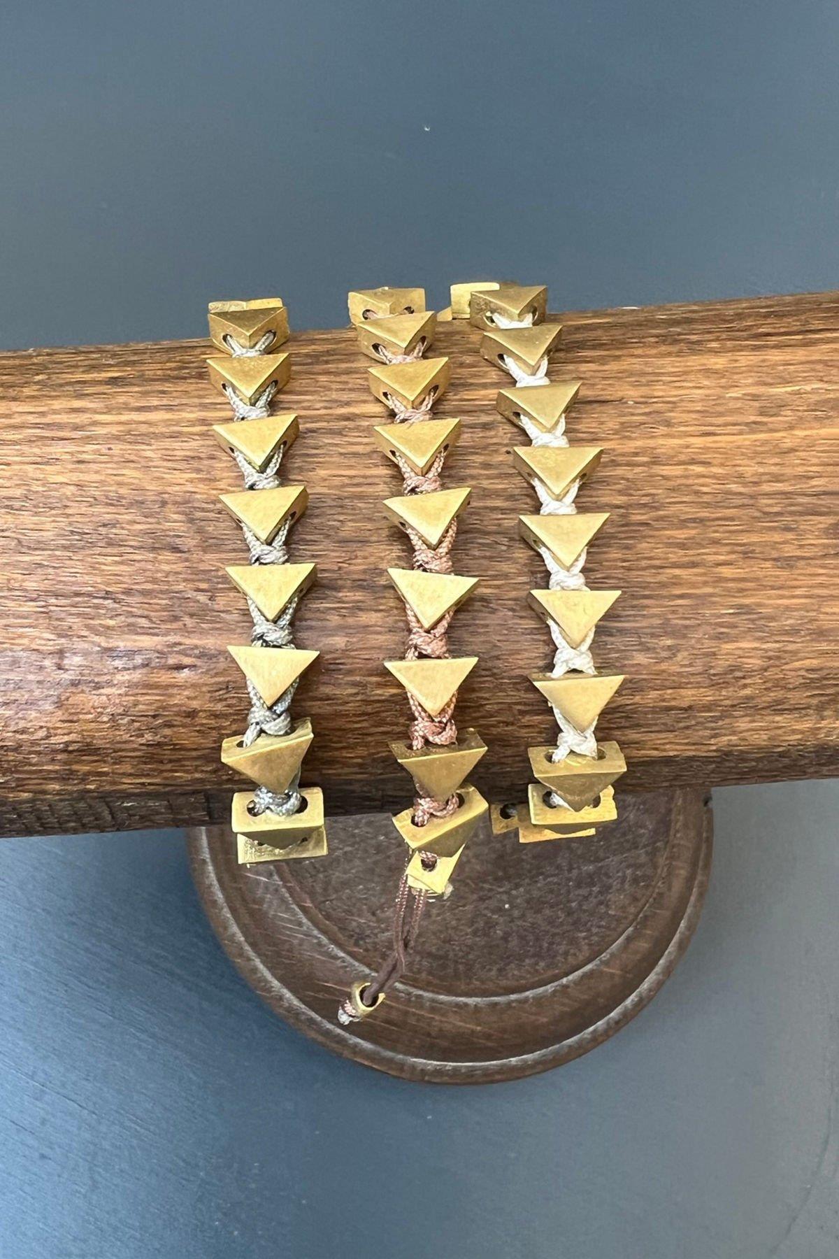 Üçgen Model Düğümlü Bronz Bileklik By-6897