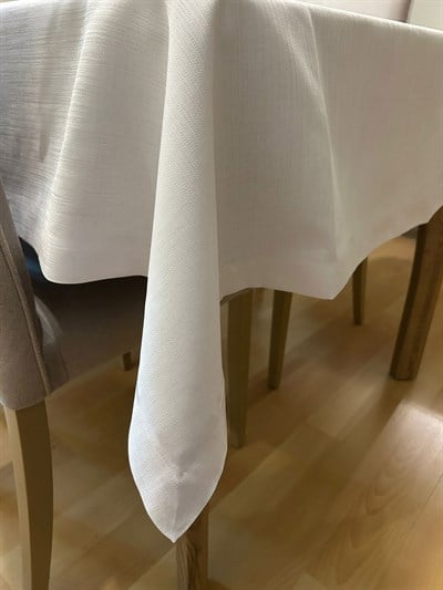 Zeren Home Elite Masa Örtüsü + Runner Takım | Lekeye Dayanıklı Simsiz Kırık Beyaz