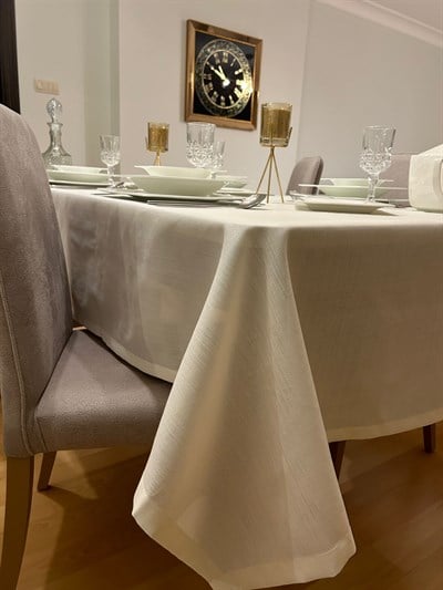 Zeren Home Elite Masa Örtüsü + Runner Takım | Lekeye Dayanıklı Simli Krem