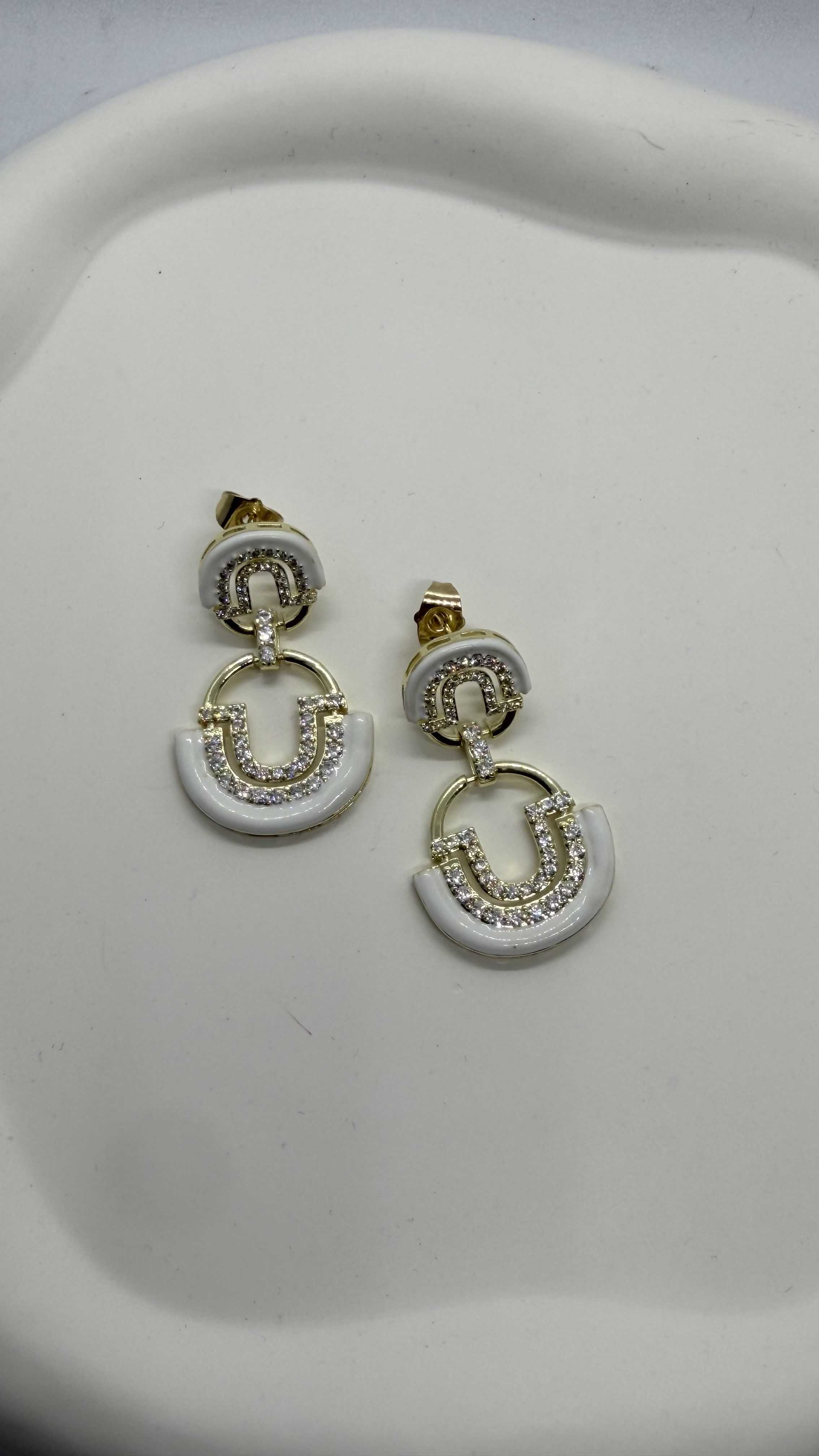 Beyaz Gold Taşlı Sallantılı Küpe