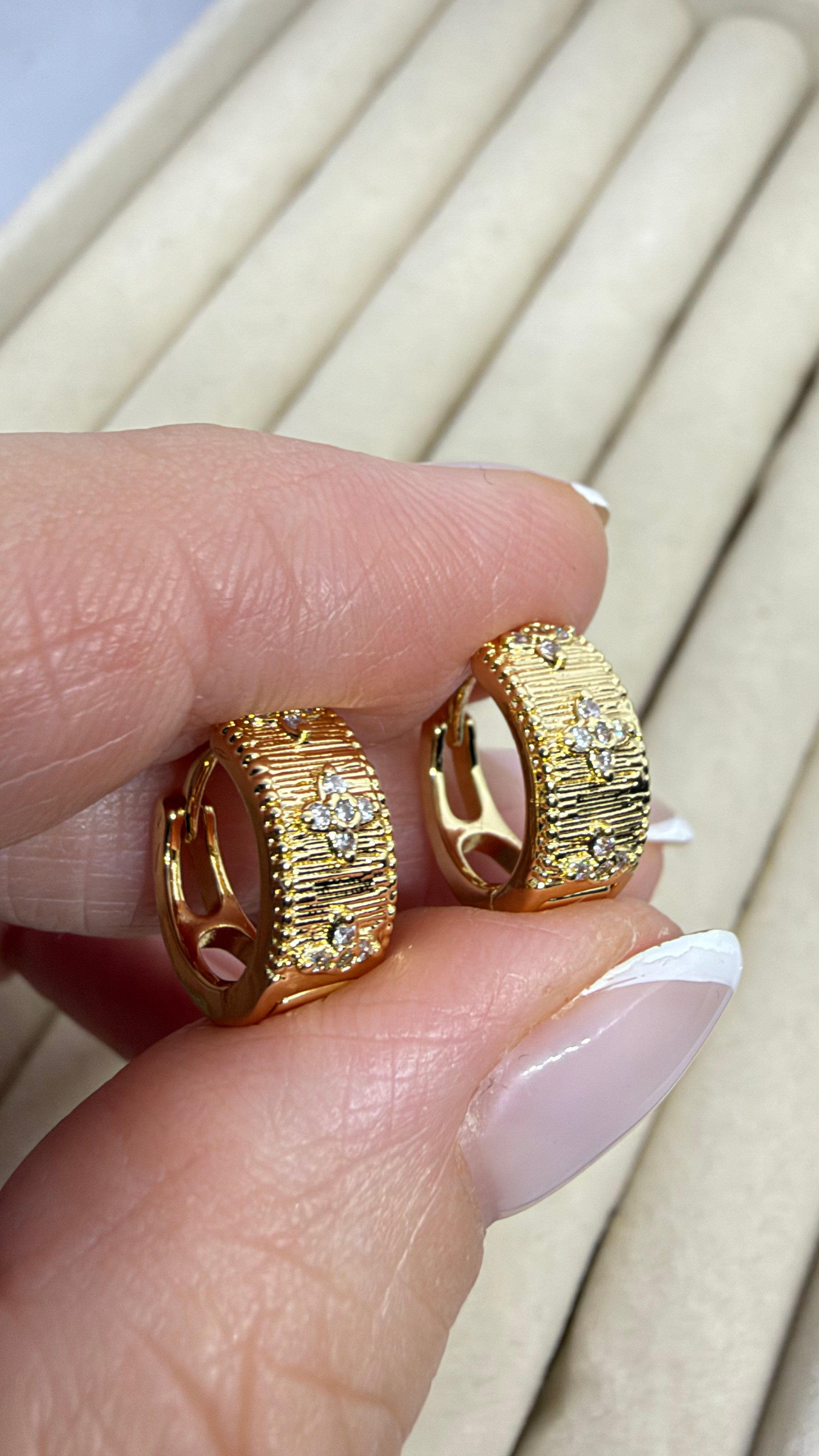 Mini Gold Halka Küpe