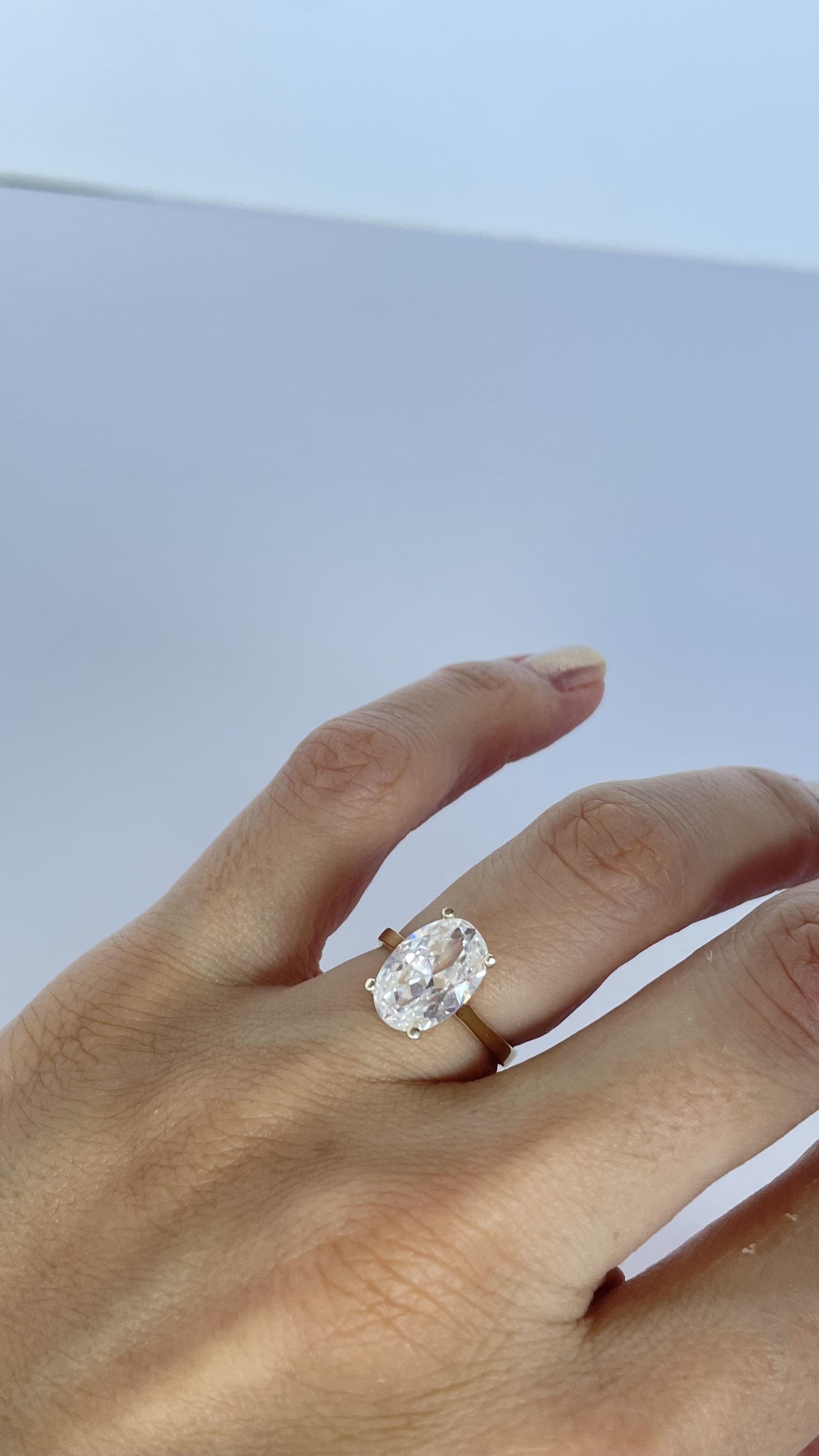 925 Ayar Oval Kesim Tektaş Yüzük