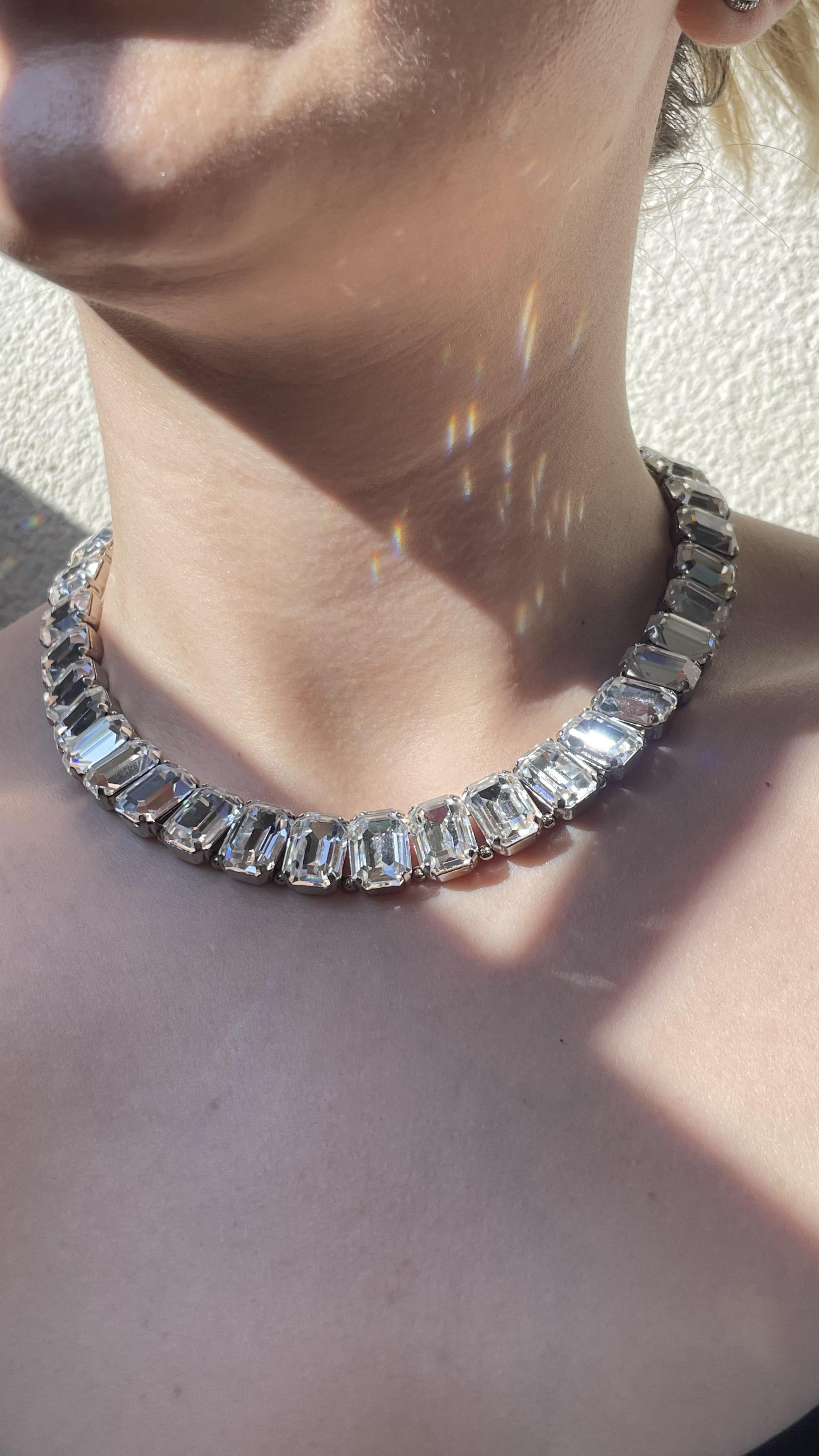 Beyaz Swa Taşlı Choker Kolye