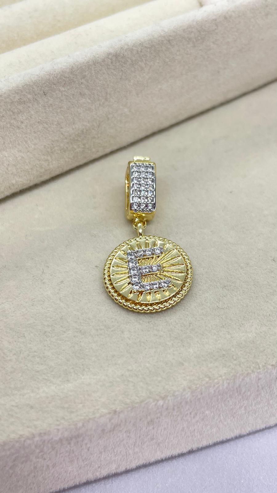 E Harfli Kolye Ve Bileklik Ucu Charm