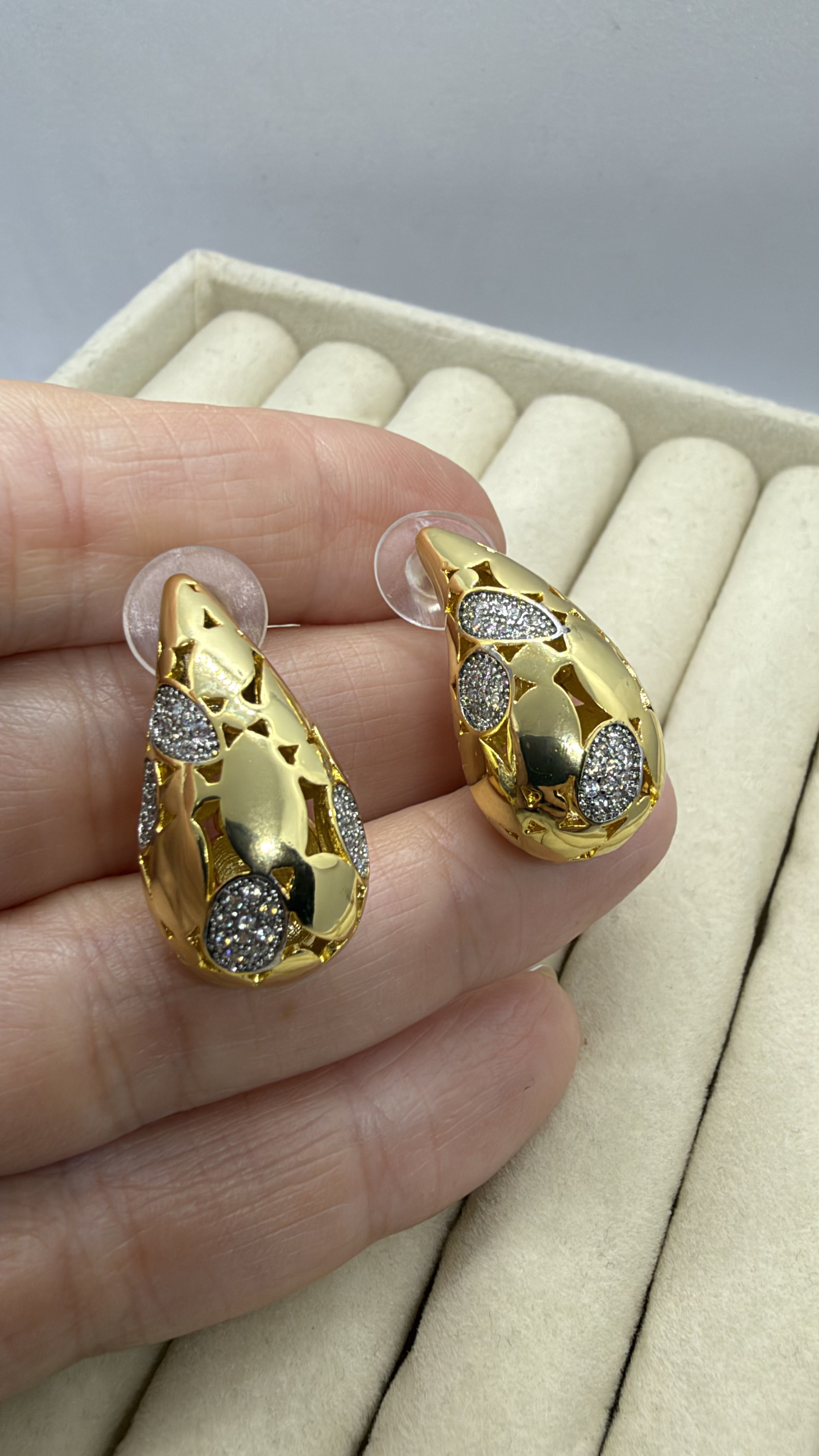 Gold Taşlı Damla Küpe