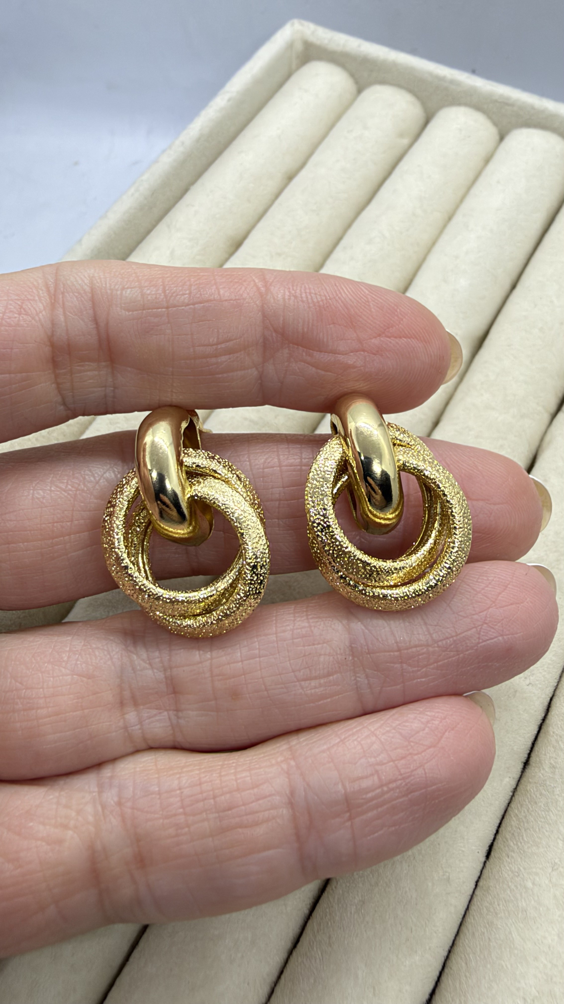 Gold Taşlı Küpe