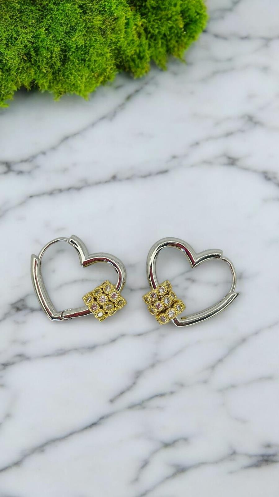 Mini Halka Detaylı Silver Kalp Küpe