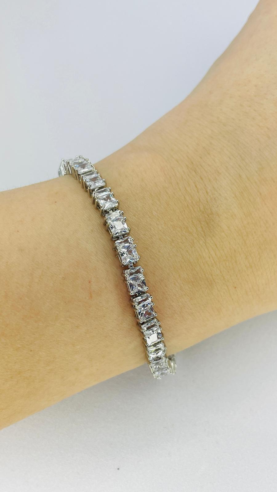 Suyolu Kare Taşlı Bileklik