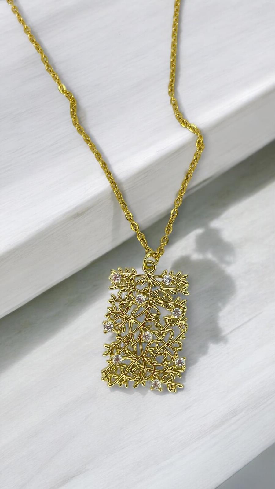 Yaprak Desenli Aile Ağacı Kolye
