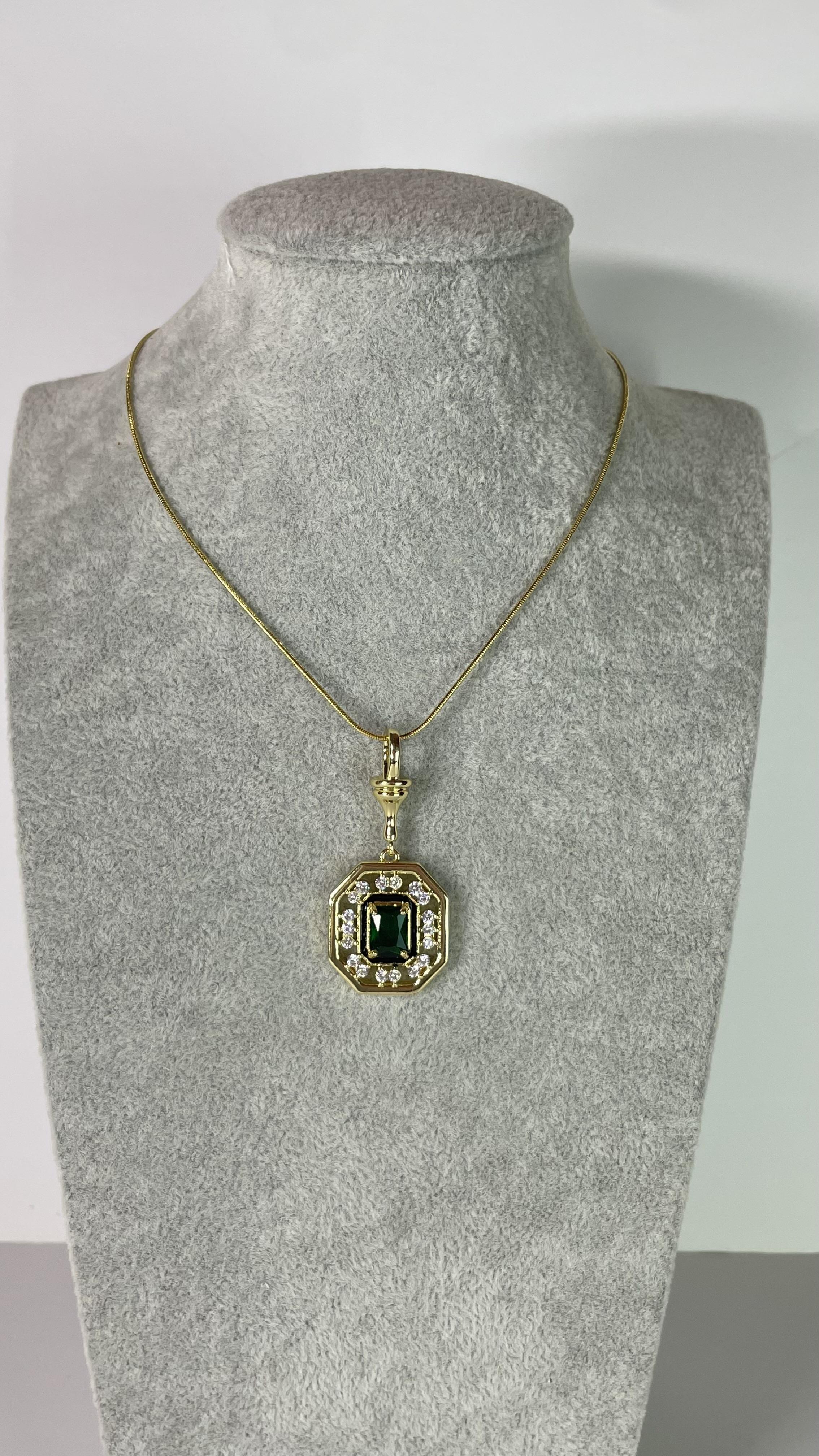 Yeşil Taşlı Gold Kolye