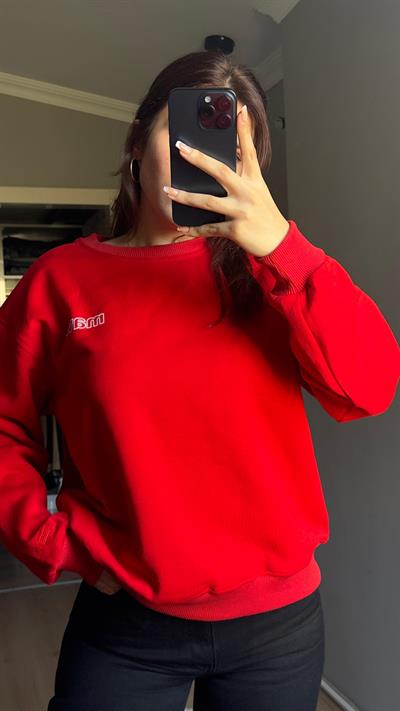 Mavi Yazılı Kırmızı Sweatshirt