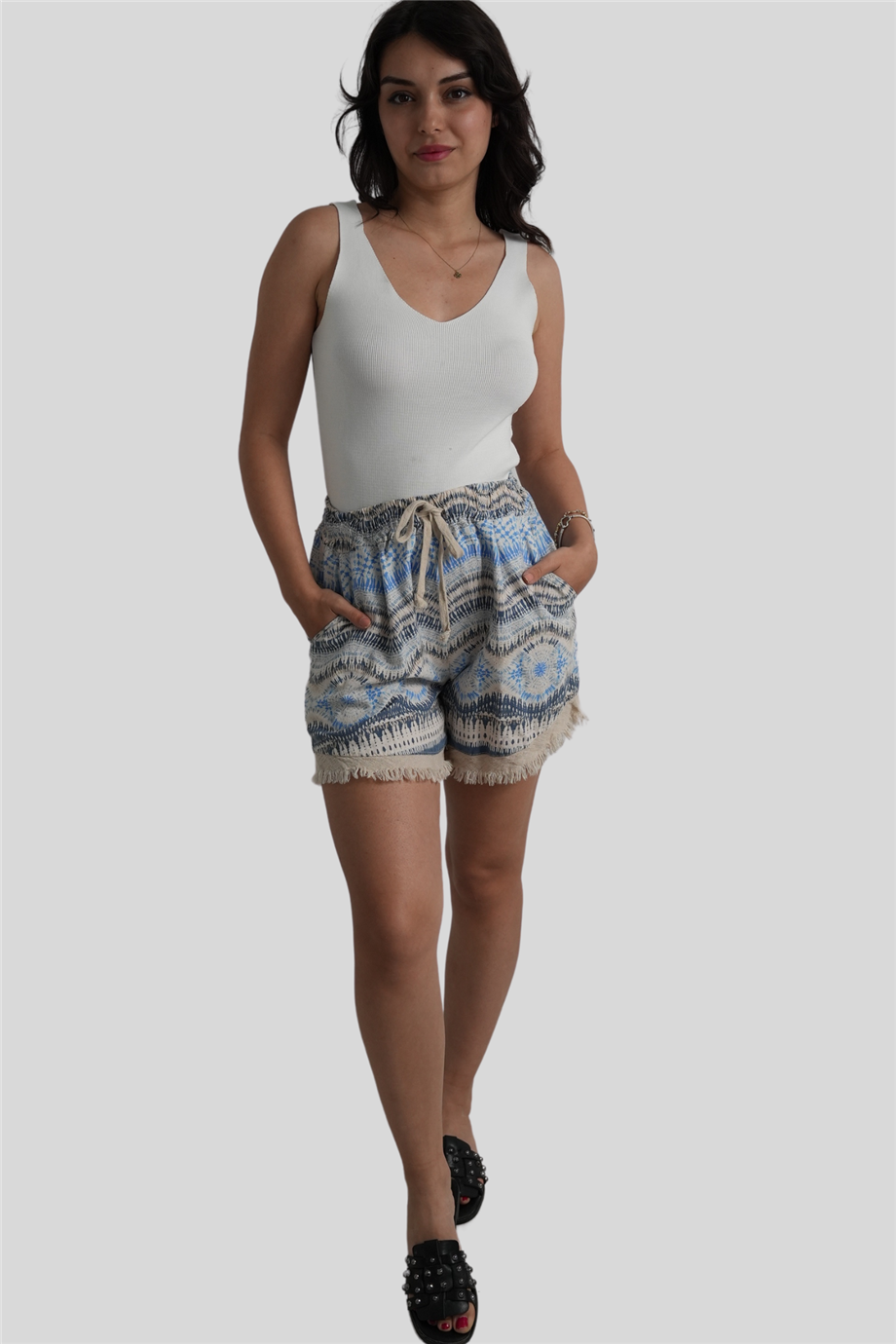 Bej Dalga Desenli Keten Şort