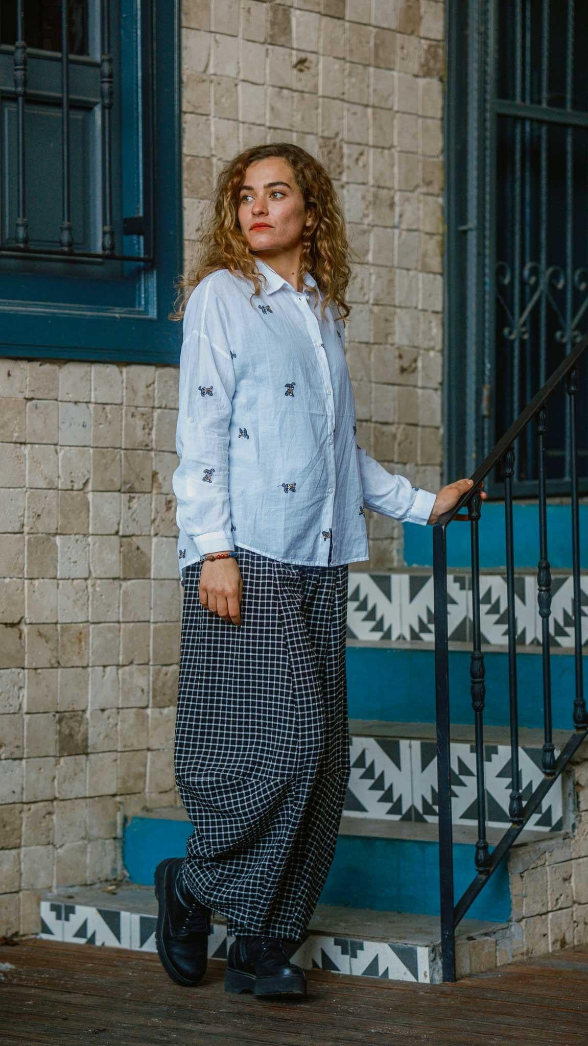 Beyaz Tavşan Nakış Detaylı Gömlek