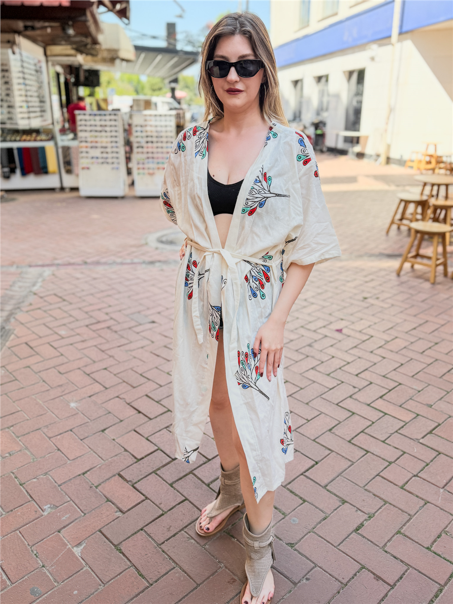 Krem/Kırmızı Renk Tavus Kuşu Tüyü Motifli Kimono