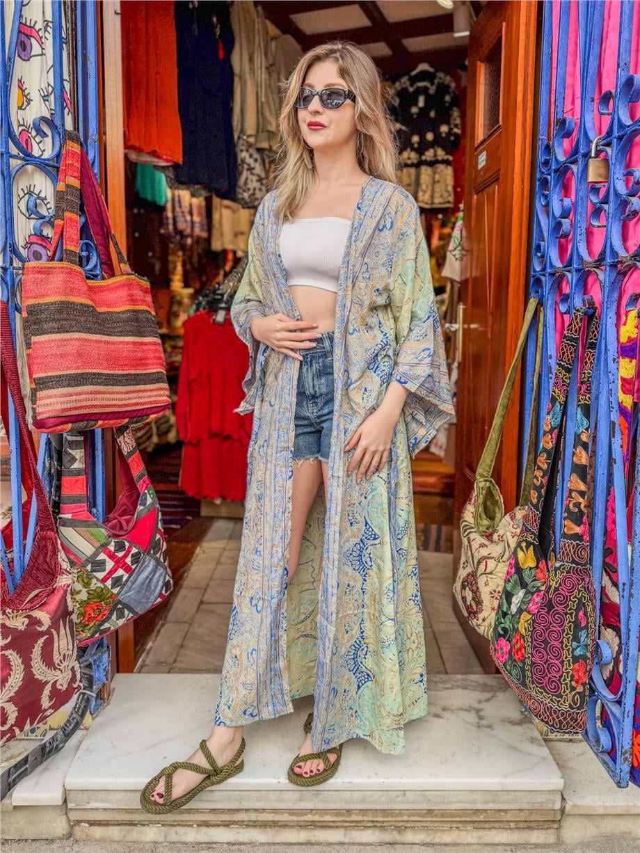 Mavi Renk Şal Desenli Gold Detaylı İpek Kaftan