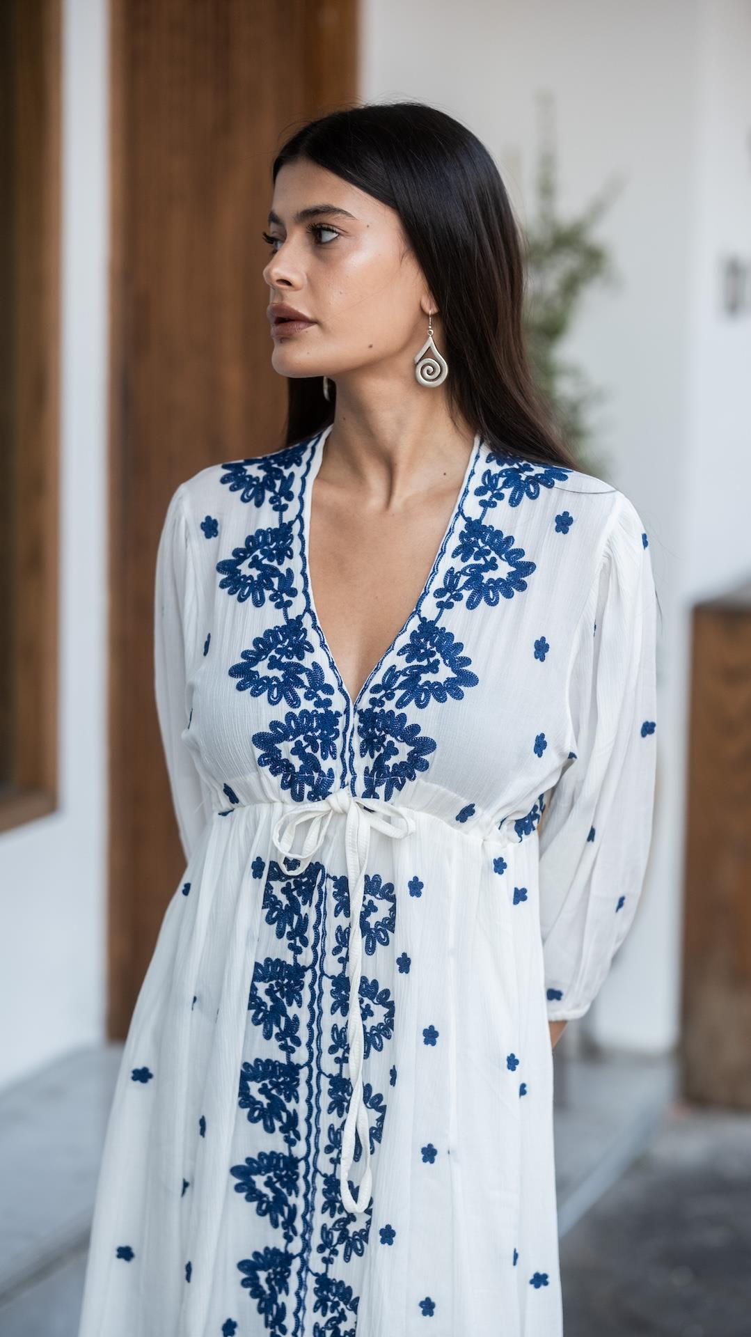 Nakışlı Elbise