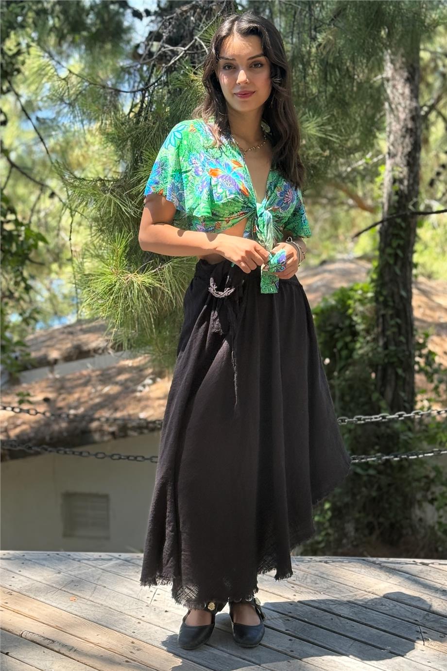 Siyah Renk Kemer Detaylı Etek