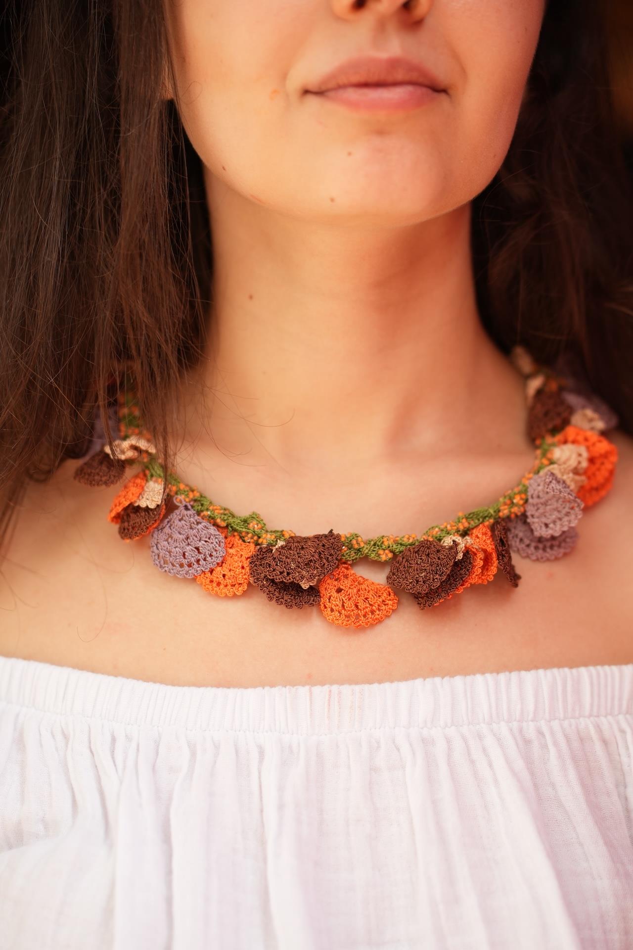 Sonbahar Yaprakları Oya Kolye