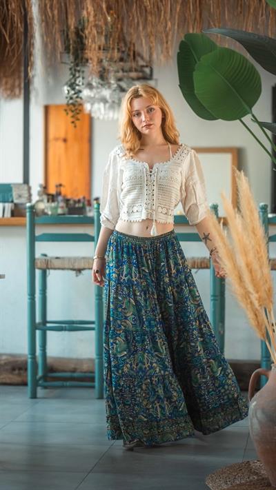 Tasarım Bej Tığ İşi Bağlama Detaylı Kolları Keten Güpürlü Crop Bluz 