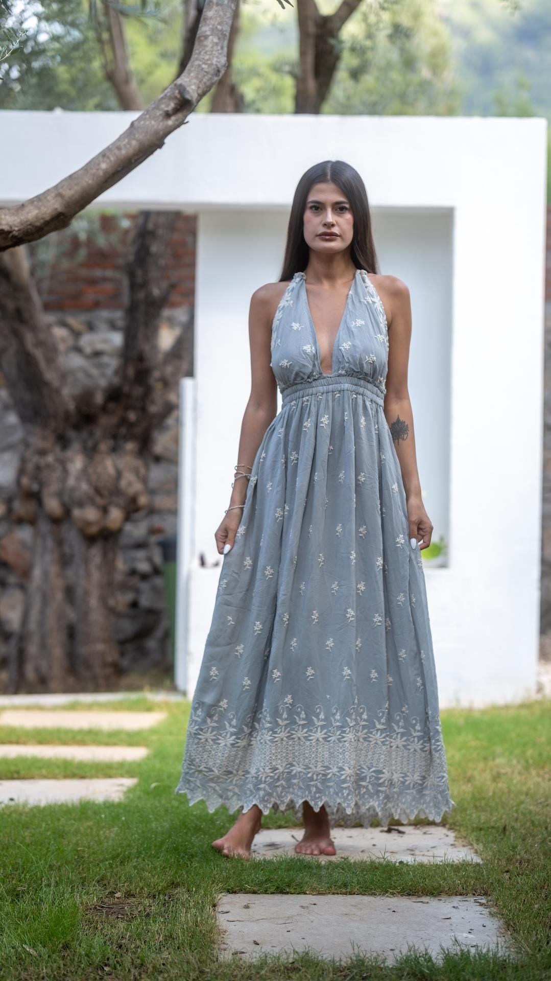 Boyundan Bağlamalı Sırtı Açık Elbise