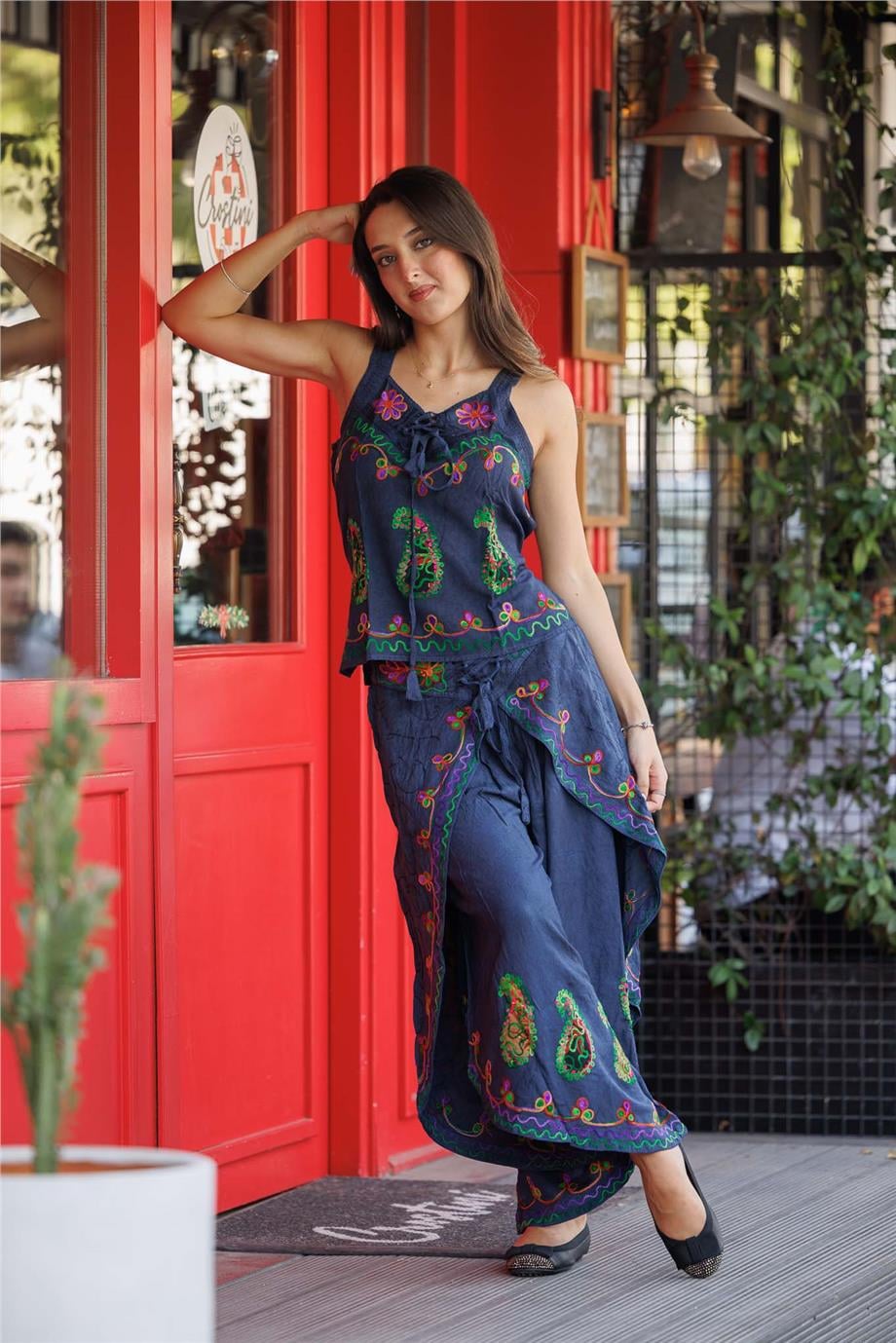Lacivert Renk İşlemeli Pantolon Bluz Takım