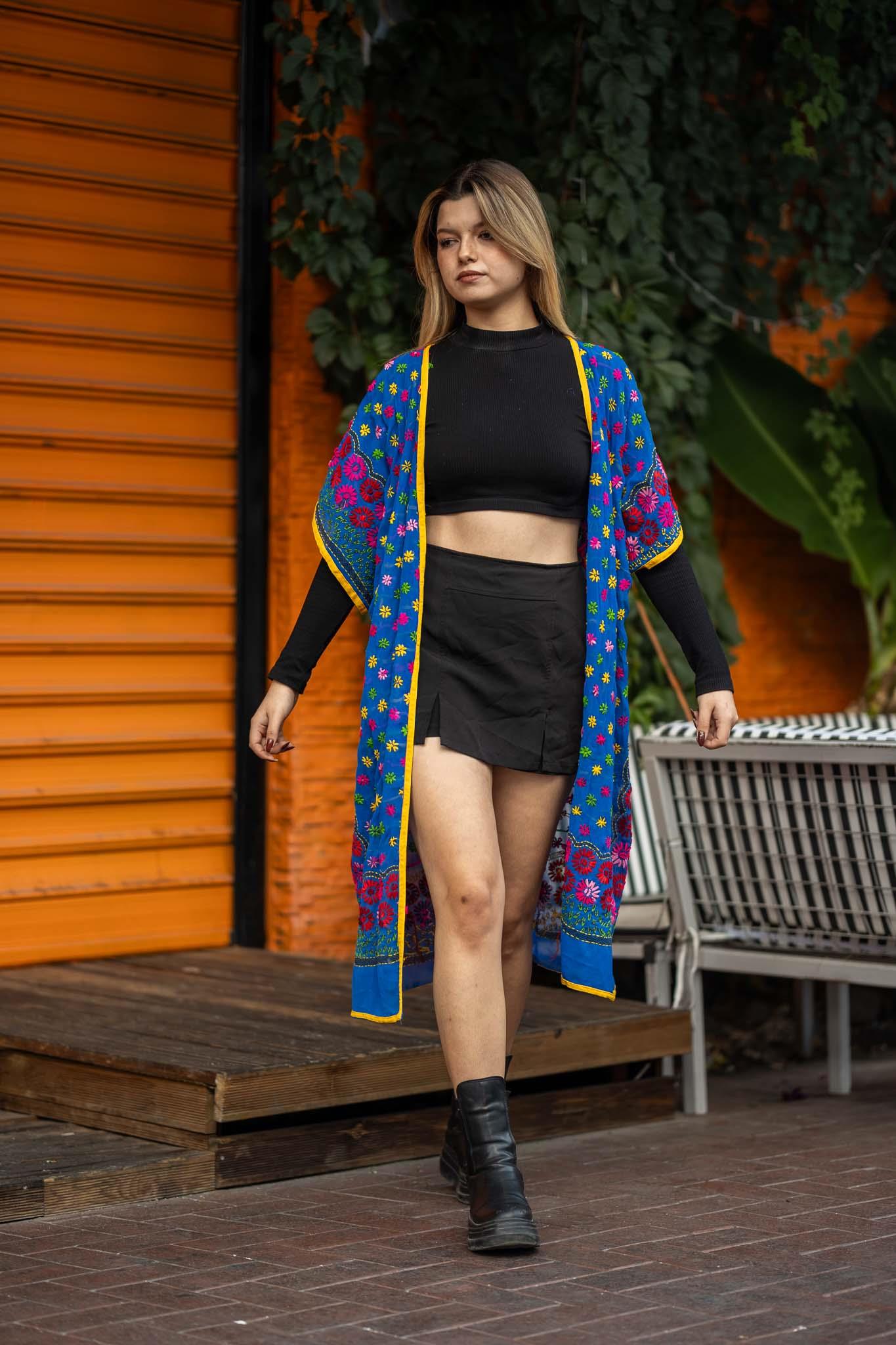 Özel Tasarım Mavi İşlemeli Bohem Kimono