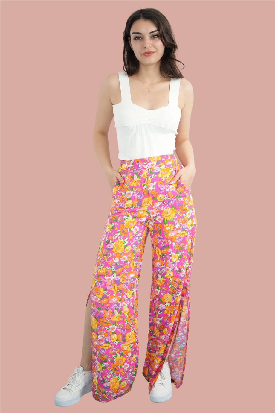 Pembe Çiçek Desenli Geniş Paça Yırtmaç Detaylı Pantolon